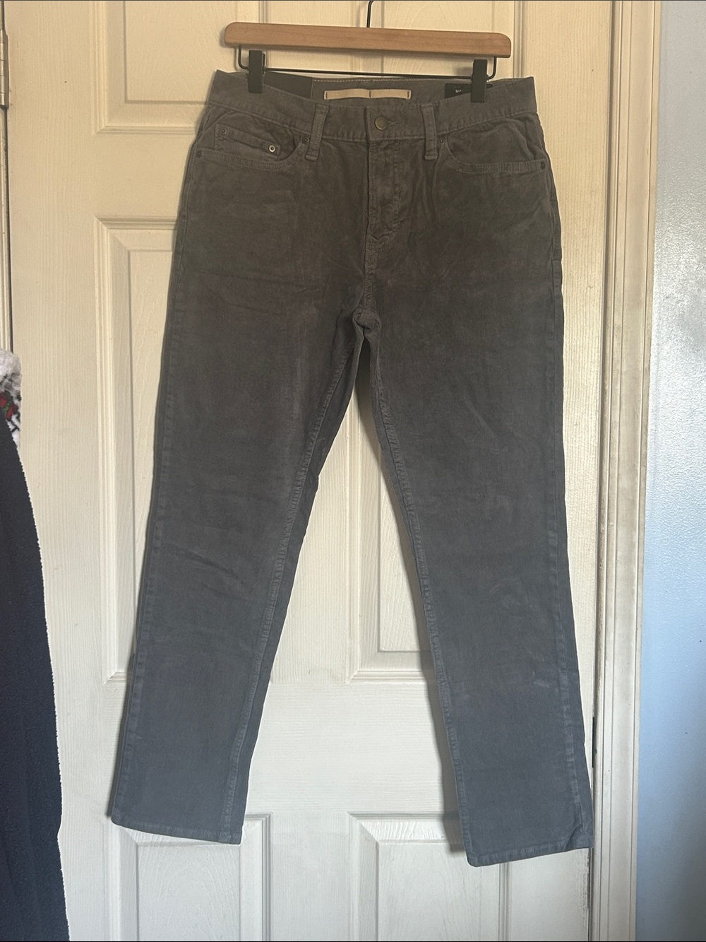 NWT Banana Republic Factory New cinders slim travel corduroy pant size 30x30